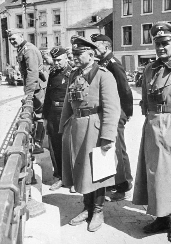 Guderian v Bouillonu, květen 1940