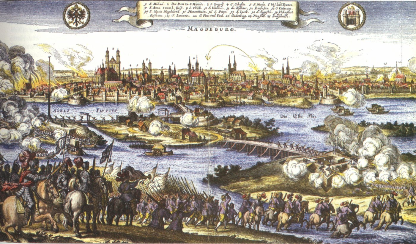 Magdeburk roku 1631. Kolorovaná rytina z Theatrum Europaeum (Frankfurt nad Mohanem 1659). Kartuše nahoře popisuje pětadvacet staveb; pod číslem 25 je Zollschanze, celní šance, o niž se svádí boj v této kapitole. Město na obraze ještě stojí, hoří jen předměstí. Volné dílo (digitalizace přes Wikimedia Commons).